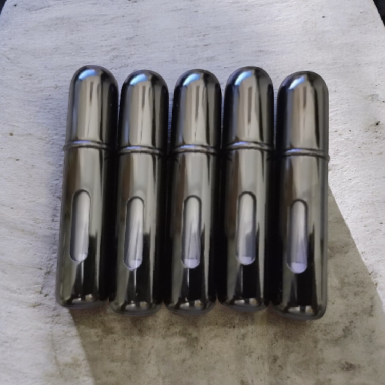 اتومایزر ( ظرف نگهدارنده عطر و ادکلن اتومات ) در 2 رنگ حجم 5 میلی لیتر